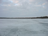 Фотоотчет: Пешком за хариусом. Правее остров Немель. Снег со льда сошел, идти хорошо.